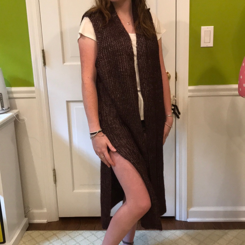 Sleeveless sweater